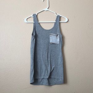 gray tank top